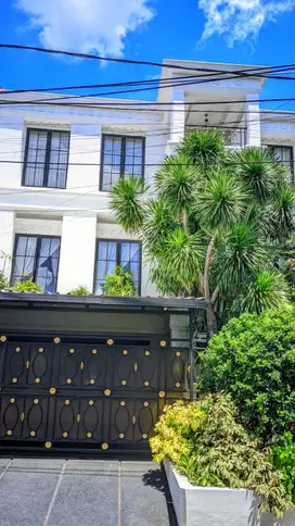 Di jual rumah mewah  3 +2  kamar tidur siap huni