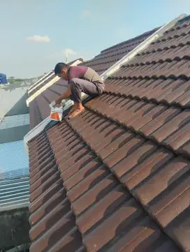 Atap rumah bermasalah bikin gak nyaman?