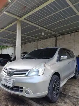 Grand Livina SV 2012