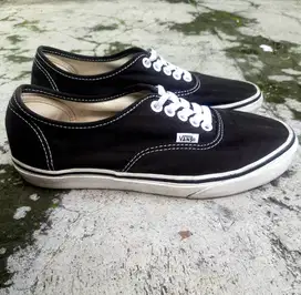 Sepatu Vans Authentic