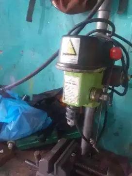 Bor duduk merek kentaro