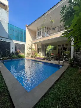 KEBAYORAN BARU RUMAH MEWAH 2 LANTAI POOL