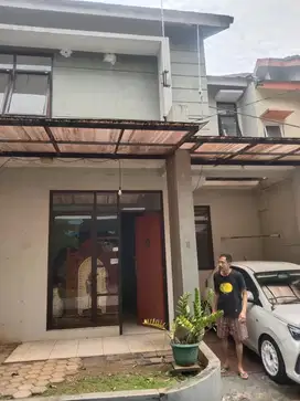 Jual Rumah cluster di bukit Cinere Depok luas 135m2