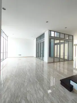 Dijual Rumah PIK cluster Golf Island rumah mewah dengan Lift murah!