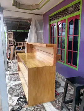 Meja kasir warung makan