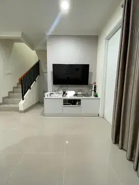 RUMAH CANTIK 2 LANTAI SYMPHONIA GADING SERPONG