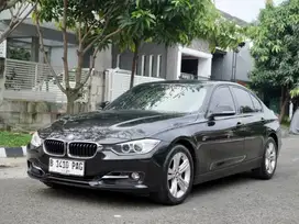 BMW 320i Sport F30 AT 2014 Hitam Metalik