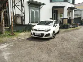 Pajak Panjang - KIA RIO 1.4 BENSIN A/T 2013 PUTIH