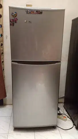 Lemari es AQUA 2 pintu