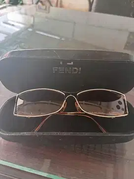 FENDI type MOD.SL.6057 COL.687