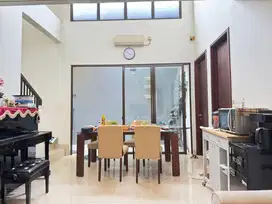 Disewakan Rumah The Eminent Cluster Prestigia 2 Lantai  Full Furnish