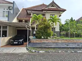 Disewakan utk Kelrg Rumah 2Lt dalam Perumahan One Gate Sistem