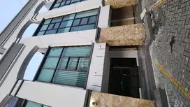 ruko plaza segi 8 hadap jalan raya siap pakai terawat