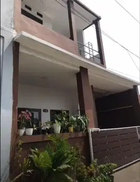 Rumah 2 Lantai Dalam Komplek Kodau Jatimurni Bekasi