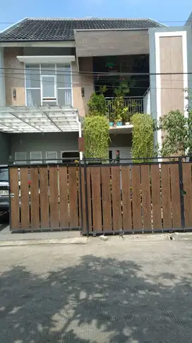 Dijual Cepat Rumah 2 Lantai Siap Huni SHM Tytyan Indah Bekasi