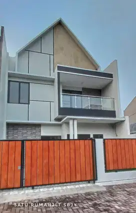 Dijual rumah dua lantai siap bangun strategis free design