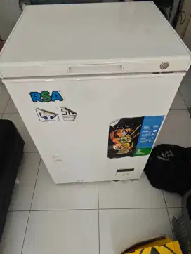 Jual freezer 100L merk RSA