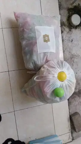 Bola plastik untuk mandi bola