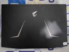 Laptop Gaming Aorus 15-XA (RTX 2070, Layar 300Hz, 1TB NVMe + 2TB HDD)