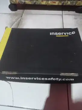 sepatu hitam cowo