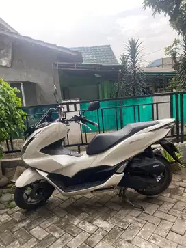 PCX CBS Pemakaian pribadi perempuan