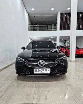 Mercedes Benz C200 1.5 EQBOOST Avantgarde 2022 / 2023 hitam cla 200