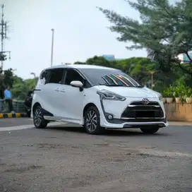 Toyota Sienta Q AT 2017 / 2018