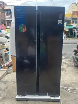 CICILAN KULKAS SIDE BY SIDE MIDEA MULAI DARI 800AN HANYA DENGAN KTP