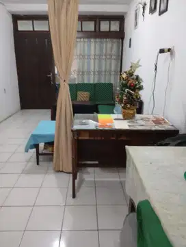 rumah 1 lantai dekat jalan raya butuh renovasi darmo2an kupang jaya