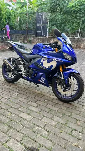 R25 R 25 NEW V2 kondisi like new MULUS!!