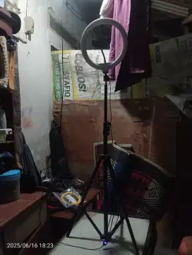 Ring light tripod