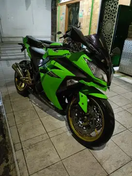 Kawasaki NINJA 250FI REG 2017 pemakaian 2018 nego