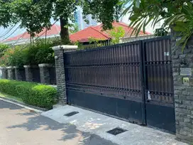 Di jual rumah jln kemang jaksel