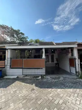 MURAH BANGET!!!
RUMAH CANTIK FULL FURNISHED KEKINIAN DI YOGYA