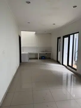 Disewakan Rumah Siap Huni di Cluster Btari Summarecon
