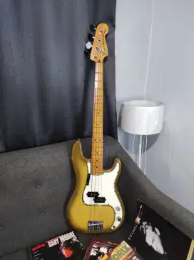 Limited Special Edition Antigua Fender Precision Classic Series 70's