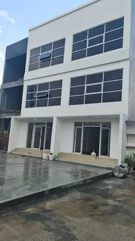 Disewa Ruko di Jl.Kemang Sari  Pondok Gede 3,5 Lantai hadap Jalan