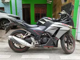 CBR 150R 2015 Hitam