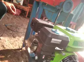 Mesin potong rumput