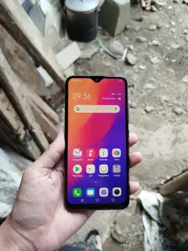 VIVO Y15 4/64 HP BEKAS