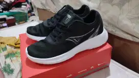 SEPATU Running  Ardiles