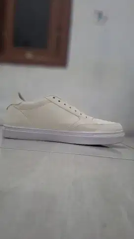 BRODO original sneakers