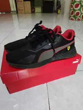 Sepatu Casual Puma Ferrari