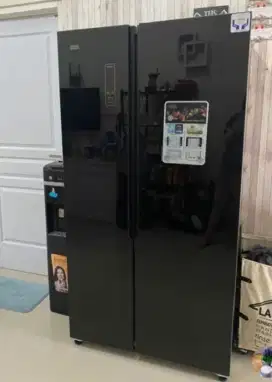 Kulkas seperti baru mewah warna hitam modal tempergllas sudah digital