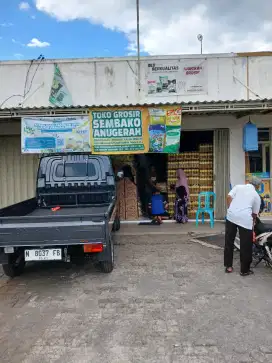 Di butuhkan tenaga kerja serabutan.