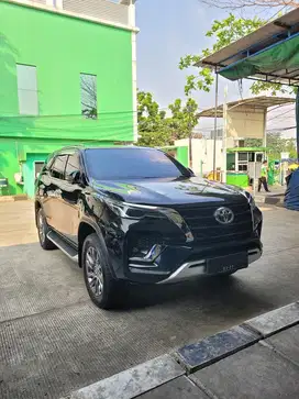 Fortuner VRZ 2021 Hitam Like new