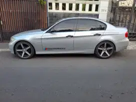 BMW 320i 2005 Bensin