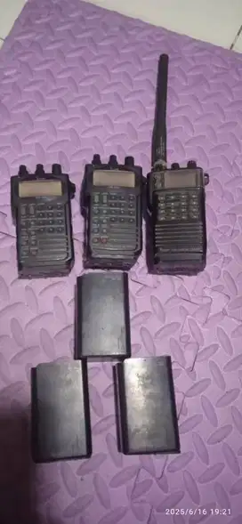 HT Icom IC-24AT IC-W2A Jadul