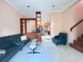 Rumah Disewakan di Kompleks Rafless Hills Cibubhr