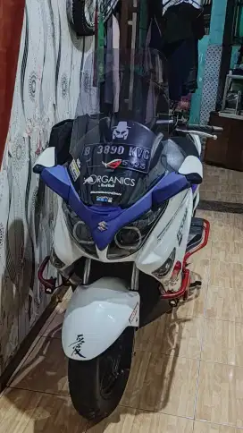 Suzuki burgman 200